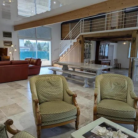 Renove Avec Jardin Clos Pres D'angouleme - Fr-1-653-288 Σπίτι διακοπών *