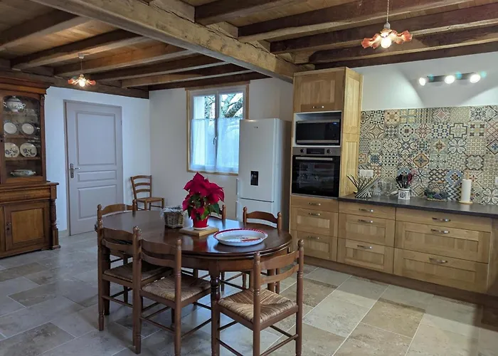 Renove Avec Jardin Clos Pres D'angouleme - Fr-1-653-288